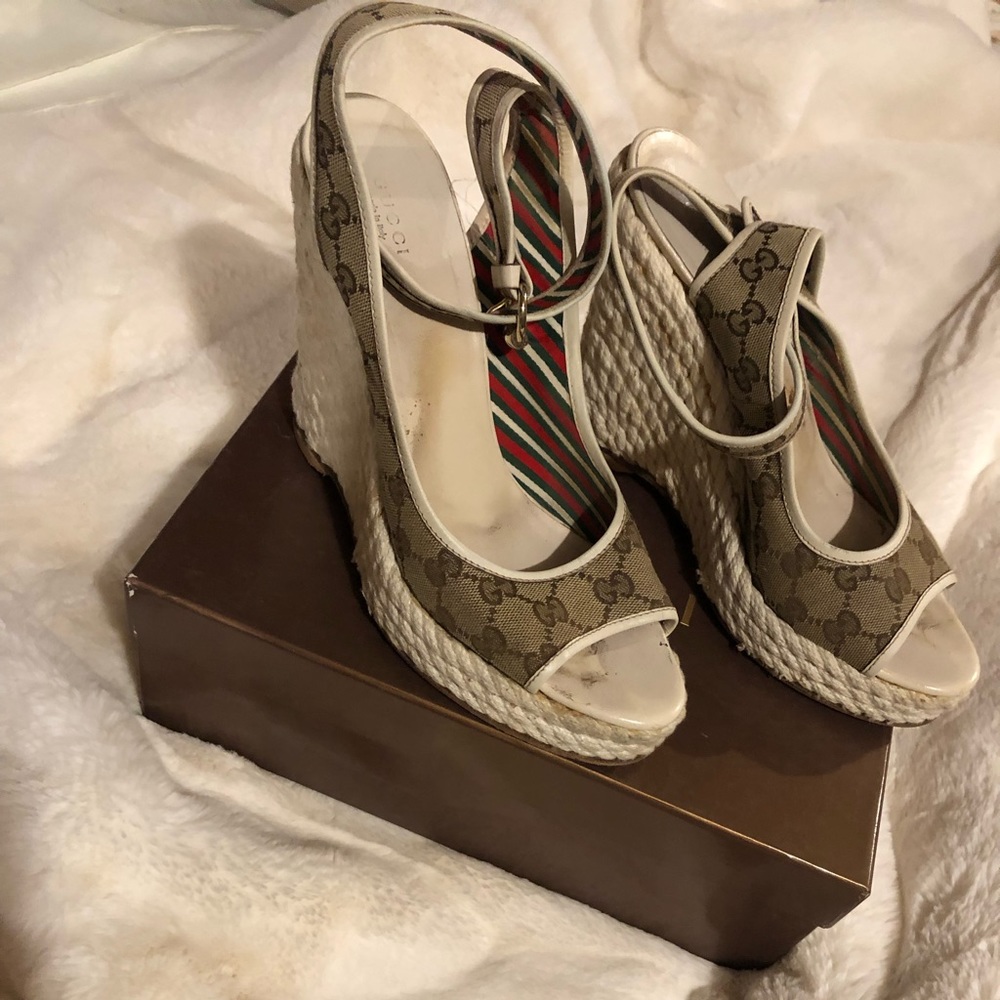 Gucci wedges size 10